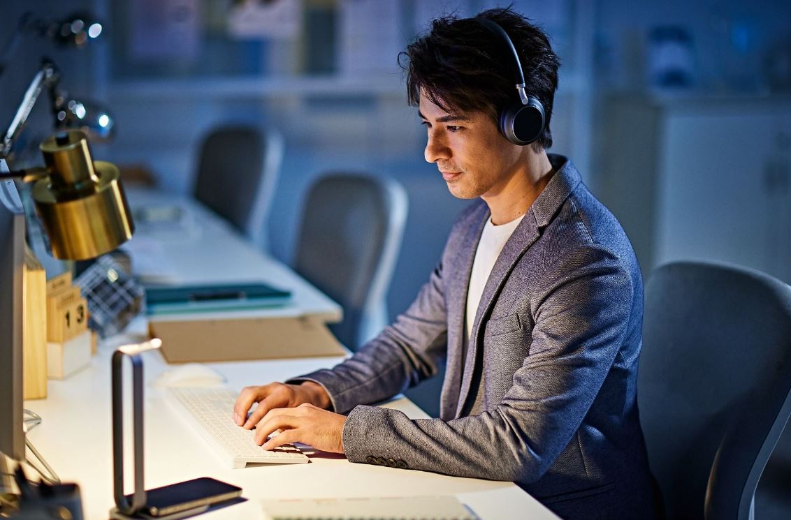 Yealink BH76 Bluetooth Stereo Headset, UC, USB-C, Microsoft Teams & UC Certified, ANC, Charging Stand